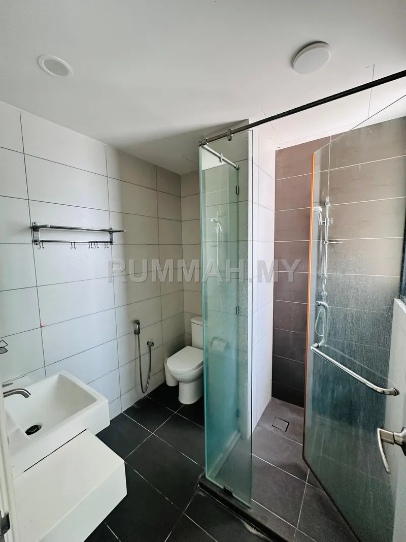 condo in Gelugor, Penang — photo 3