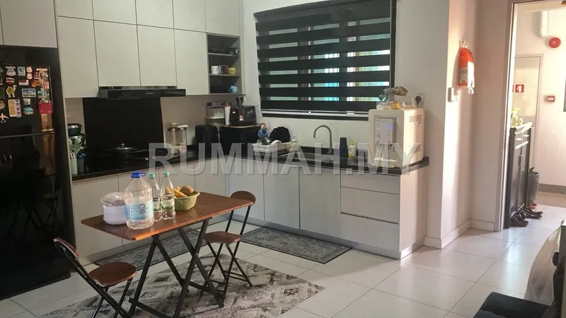 3-bedroom condo in George Town, Penang for rent — Amazing Unit For Rent At Strategic Location In Jelutong Available Now!