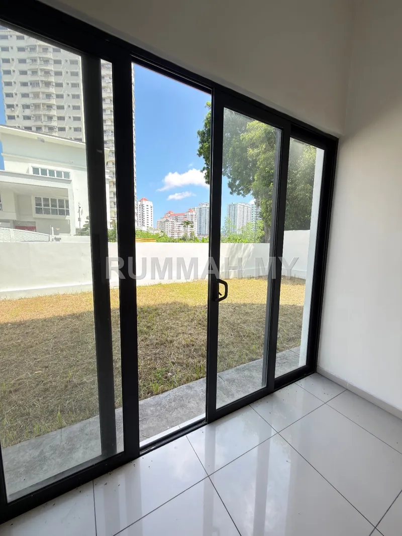 house in Bukit Jambul, Penang — photo 3