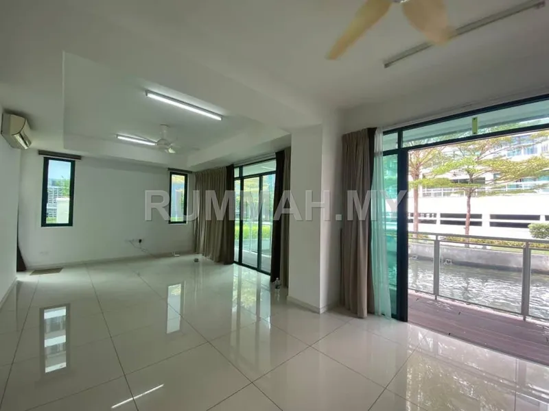 5-bedroom house for sale in Gelugor, Penang