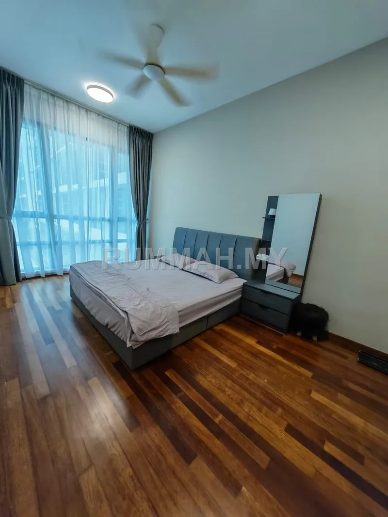 3-bedroom condo in Bayan Lepas, Penang for rent — Queens Condo for Rent @ Queens Residences, Q1 | Seaview