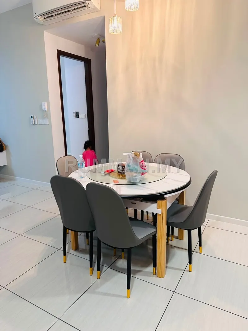 2-bedroom condo in Bayan Lepas, Penang for rent — Queens Condo for Rent @ Queens Residences, Q1 | Garden Unit