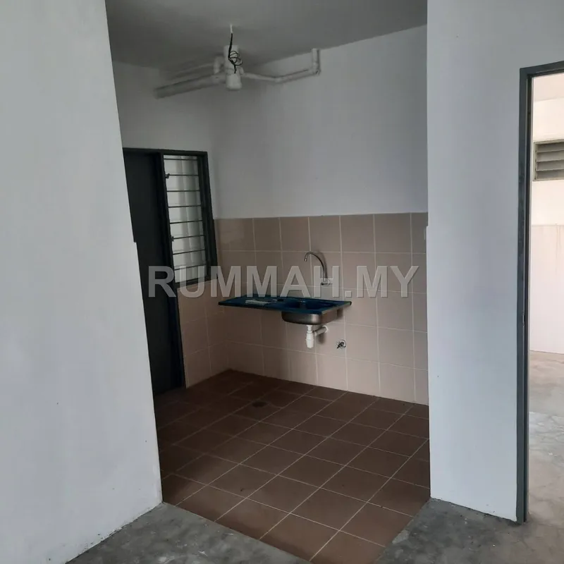 condo in Teluk Kumbar, Penang — photo 3