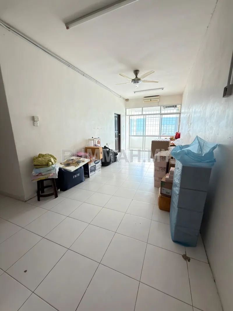 2-bedroom condo in Air Itam, Penang for rent — Bukit Awana Paya Terubong unfurnished with aircon 900sf