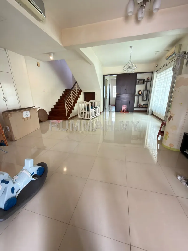 6-bedroom house in Jelutong, Penang for sale — 3 storey terrace house Slim Villas Jelutong fully renovated corner