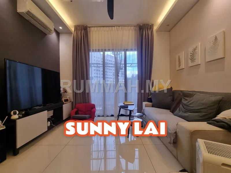 Tri Pinnacle, Tastefully Renovated, 800sf, Nice Condition, Corner Unit,2 Parking, Tanjung Tokong , View Now!