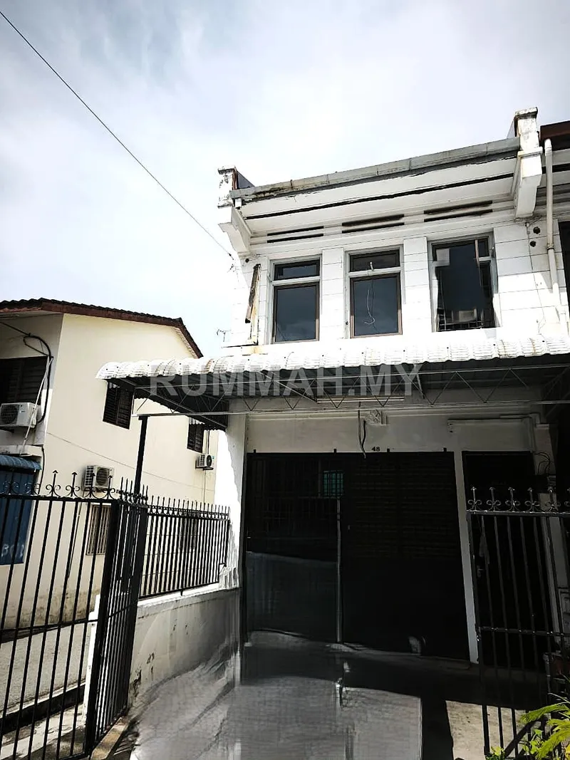 8-bedroom house in George Town, Penang for sale — Double Storey Terrace House at George town 