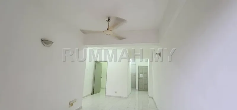 3-bedroom condo in Relau, Penang for sale — Taman desa relau 2