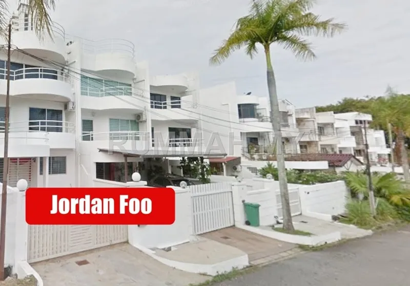 4-bedroom house for sale in Batu Ferringhi, Penang