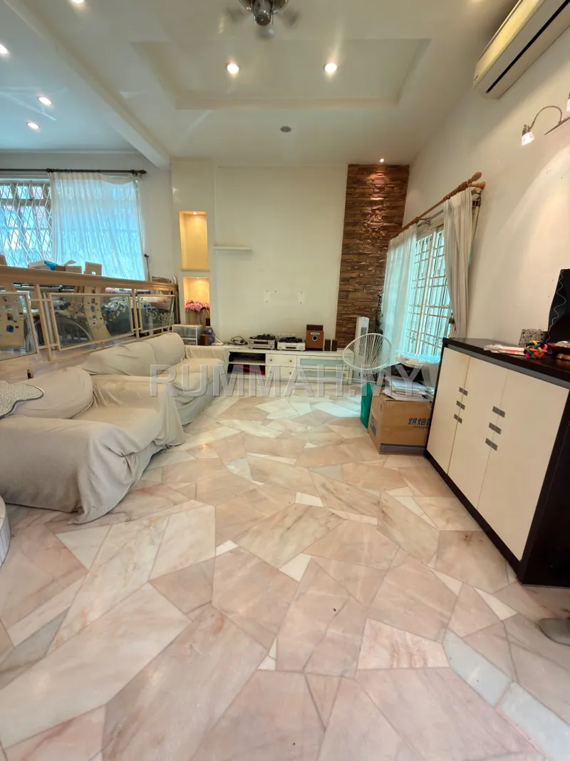 4-bedroom house in Gelugor, Penang for sale — 2 storey terrace end lot Jalan Delima Greenlane island glades gelugor 