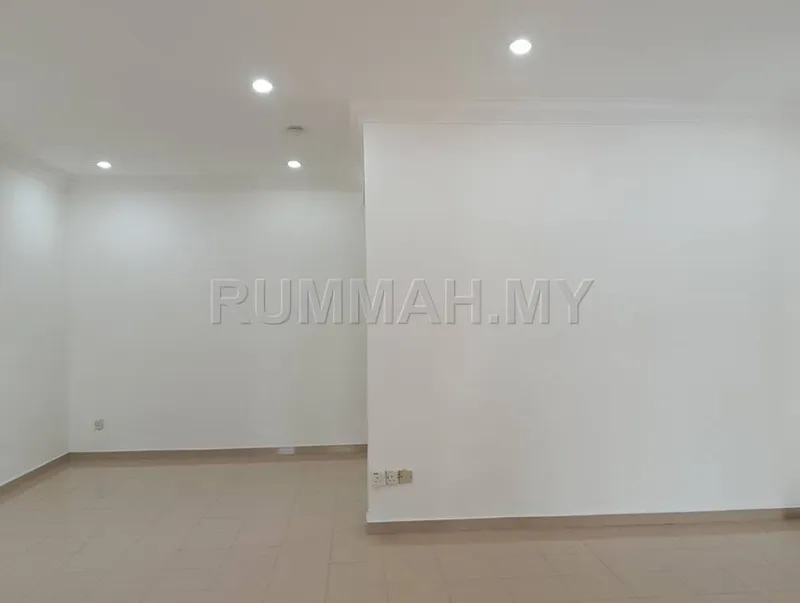 6-bedroom house in Bukit Jambul, Penang for sale — Persiaran Bukit Jambul, Bukit Jambul Terrace 3 storey