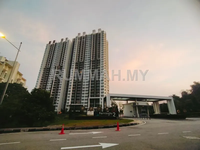4-bedroom condo for sale in Batu Ferringhi, Penang - Cheap Ferringhi Residence 2 corner unit