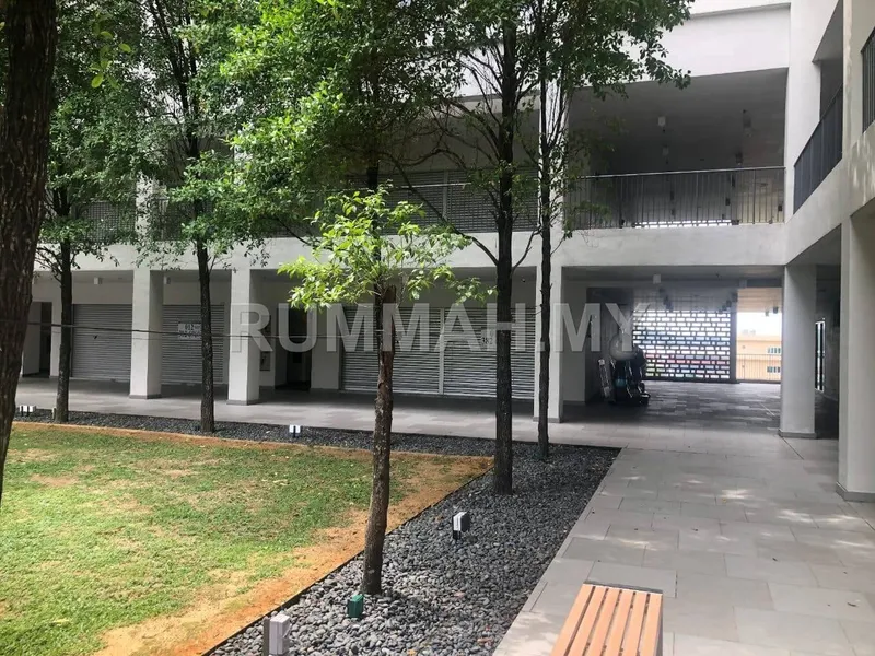 commercial in Sungai Buloh, Selangor for sale — Brand New 3 Storeys Shop Office Kampung Baru Sungai Buloh For Sale