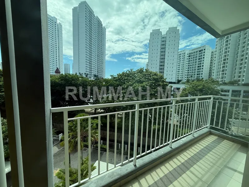 4-bedroom condo in Sungai Ara, Penang for sale — Block 3 Fiera Vista Condo Low Floor  1400sf 2CP Bare Unit Bayan Lepas 