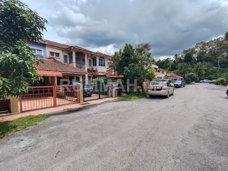 4-bedroom house in Bangi, Selangor for sale — 2 Storey Terrace House Seksyen 4 Tambahan Bangi Selangor