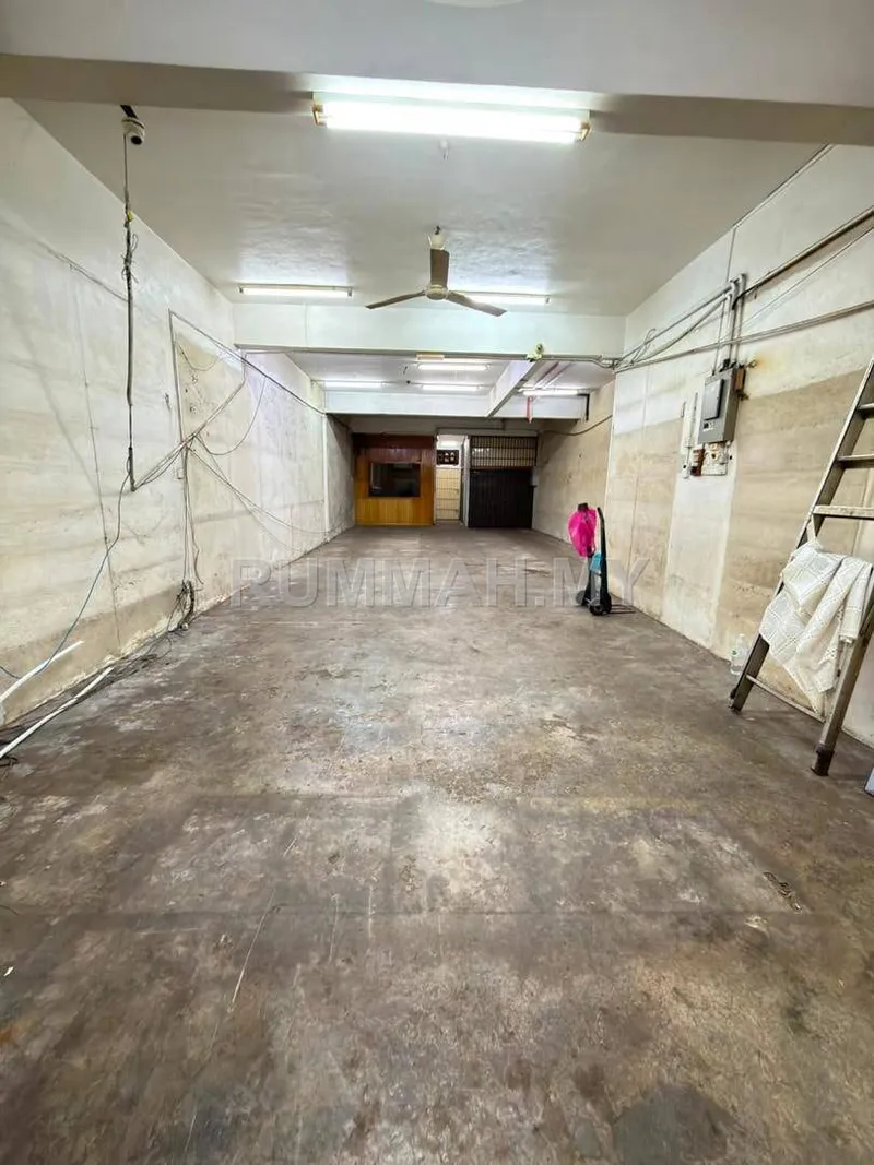 3-bedroom commercial in George Town, Penang for sale — Lebuh McNair Georgetown 4-Storey Commercial Building Opposite First Avenue Mall For Sale RM5.5Mil 槟城乔治市 Lebuh McNair 四层商业楼 正对 First Avenue Mall 出售 RM550万