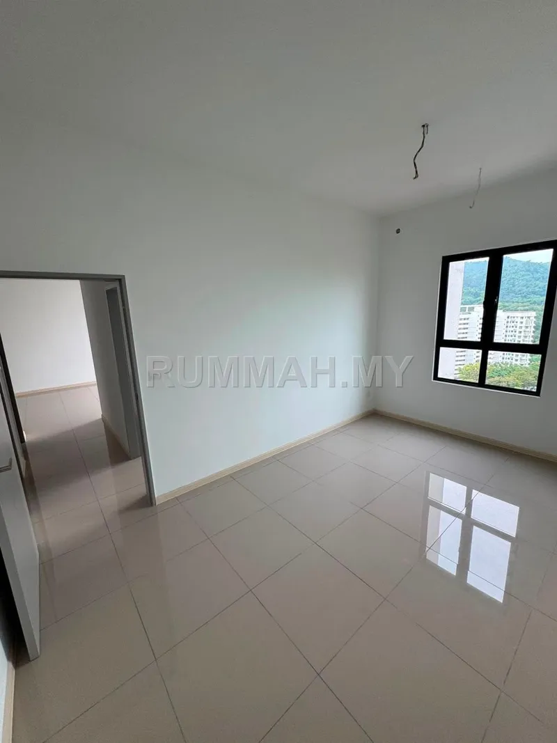 condo in Teluk Kumbar, Penang — photo 2