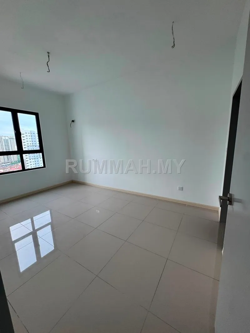 condo in Teluk Kumbar, Penang — photo 3