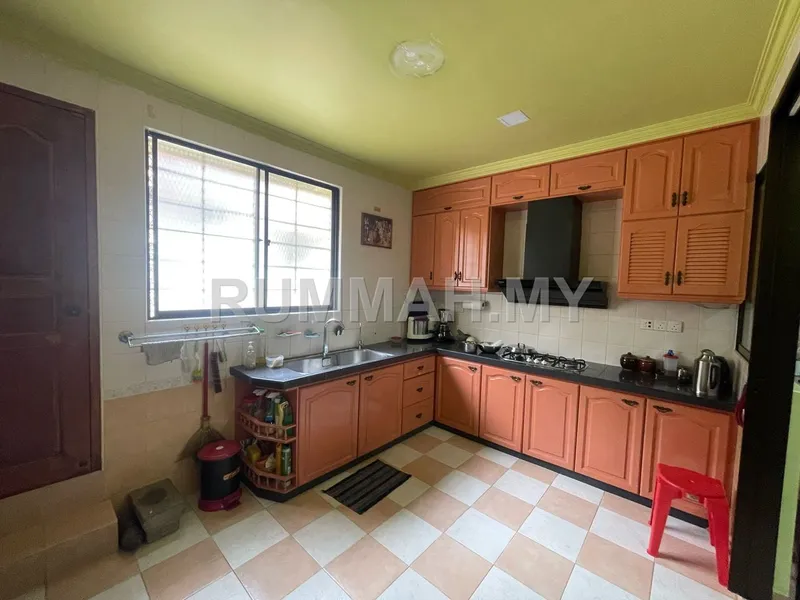 house in Bukit Jambul, Penang — photo 3