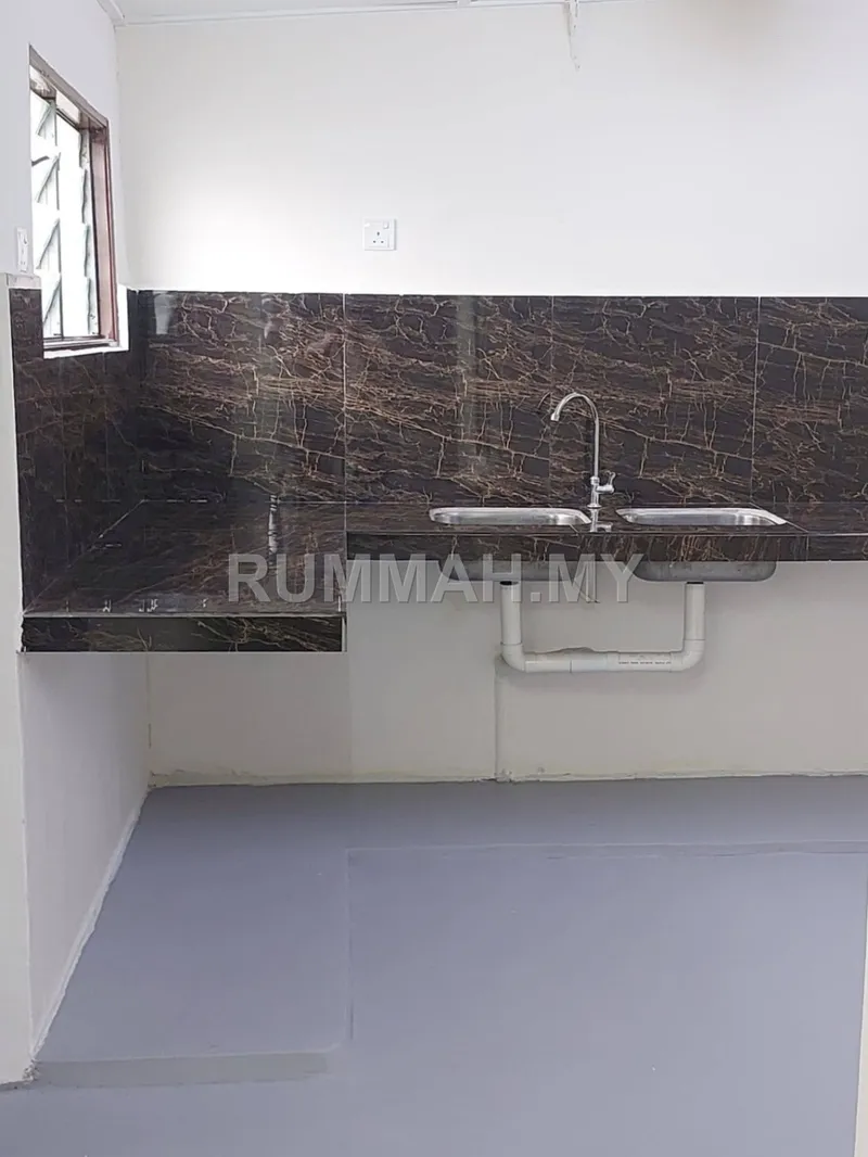 Newly Renovated Single Storey House Section 8, Petaling Jaya For Rent