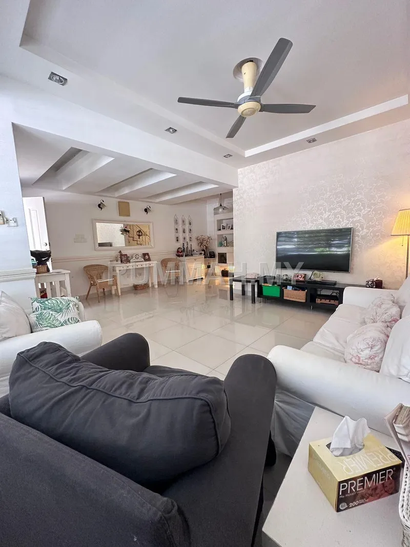 Double storey Semi Detached Permatang Damar Laut Batu Maung Bayan Lepas Permatang Damar Laut, 11960, B.Lepas Png. Freehold Land area : 2250 sqft (30 x 75) built up : 2100 sqft facing direction : North east Fully renovated Fully furnished Got car porch what you see what you get 大降价 Revise selling price to RM 880k (nego)