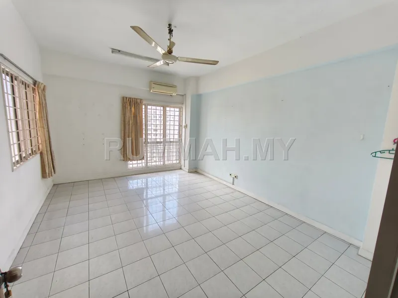 condo in Bandar Sunway, Selangor — photo 2