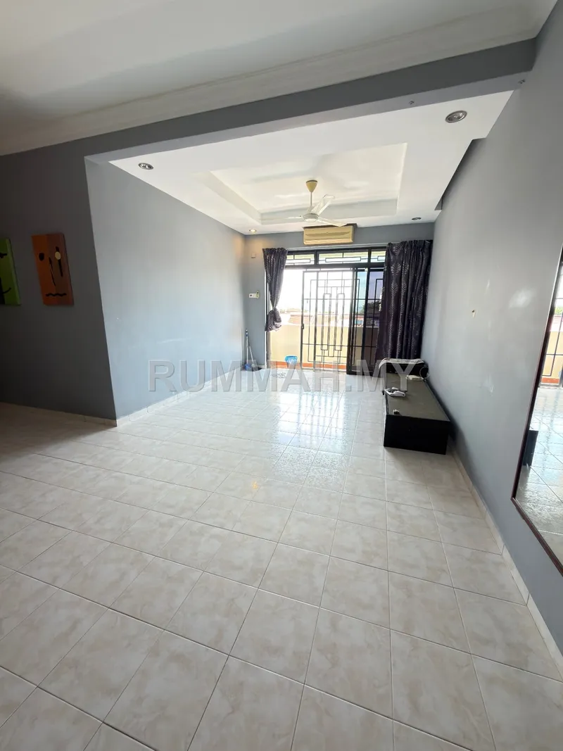 Ground floor 1100sf Sunrise Garden condominium sungai ara low density