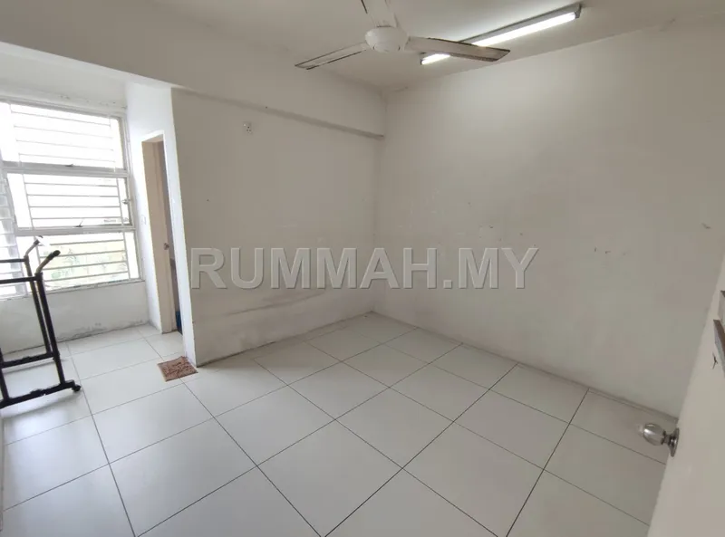 condo in Puchong, Selangor — photo 3
