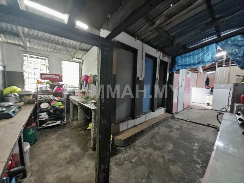 7-bedroom house in ampang, Kuala Lumpur for sale — FOR SALE | Corner Lot Landed House – Kampung Pandan Dalam, Ampang