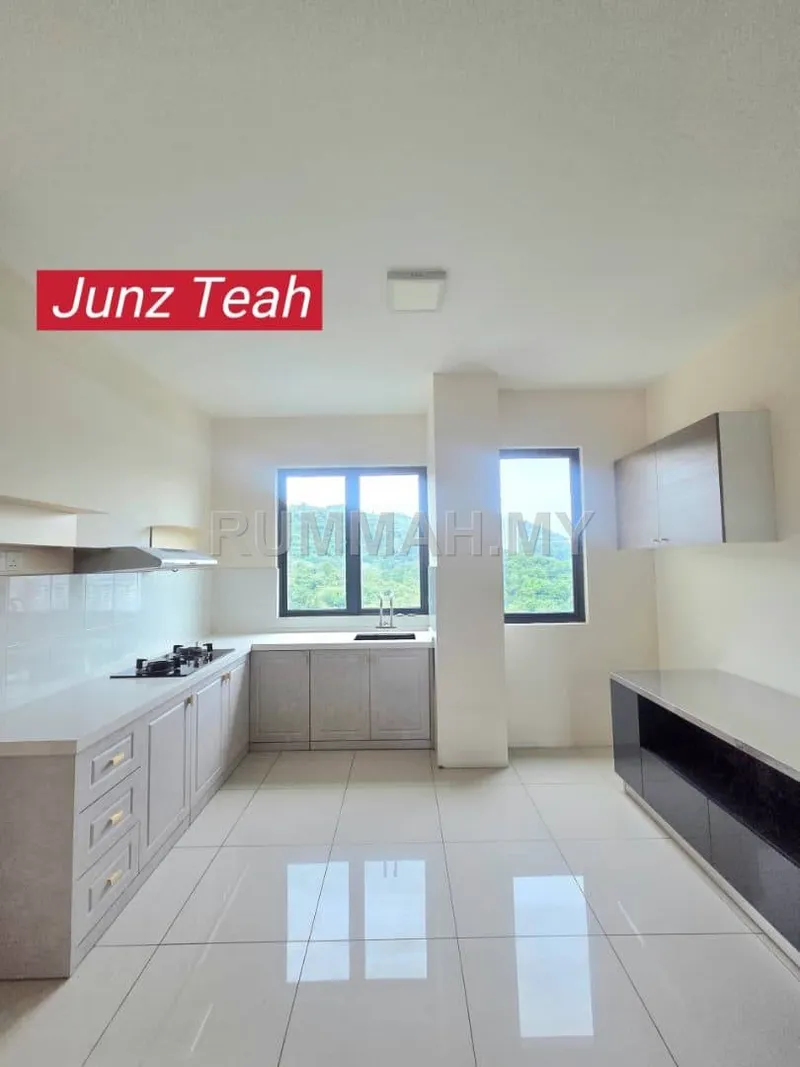 3-bedroom condo for sale in Bayan Lepas, Penang - Pavilion Resort Condominium 2 Car Parks