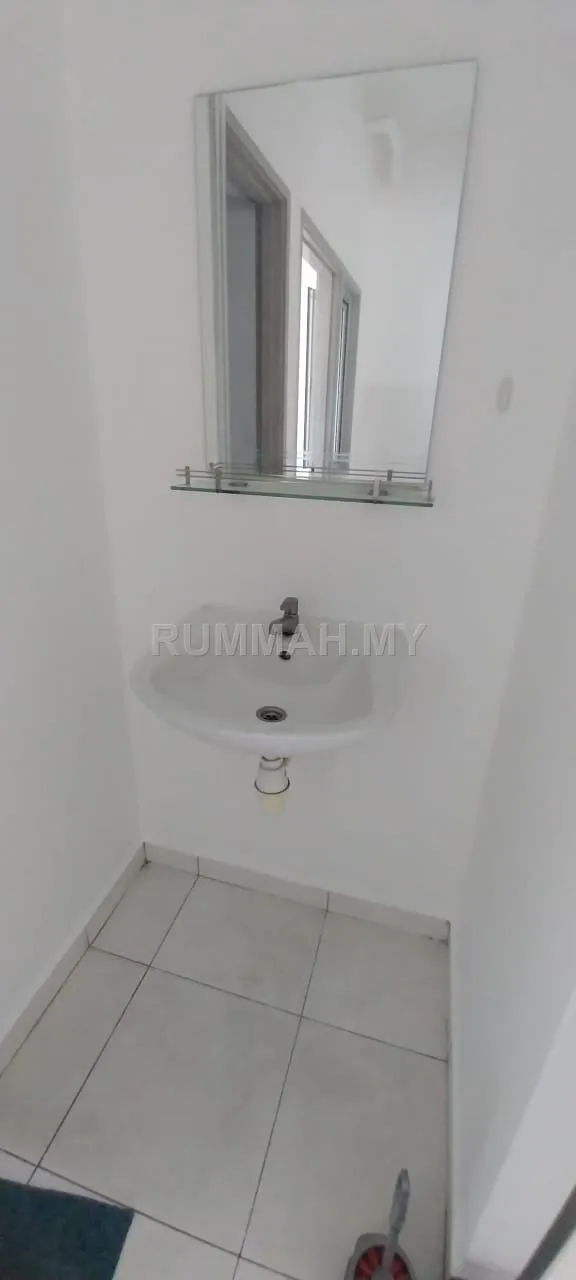 condo in Sungai Ara, Penang — photo 3