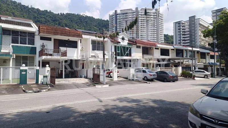 3-bedroom house in Jelutong, Penang for rent — Double Storey Terrace Island Glades @Greenlane | Partial Furnished