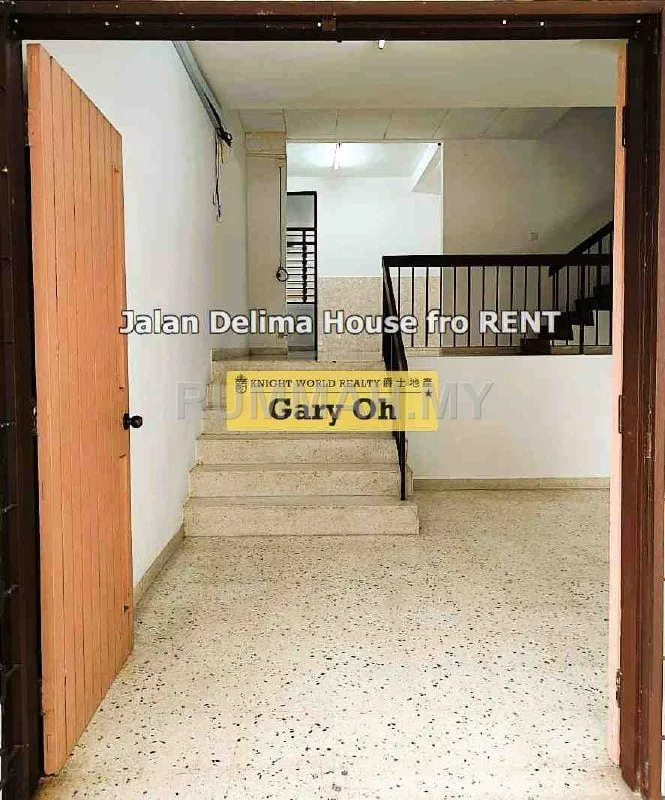 4-bedroom house in Jelutong, Penang for rent — Double Storey Terrace House for Rent @ Island Glade, Penang | Partial Furnished