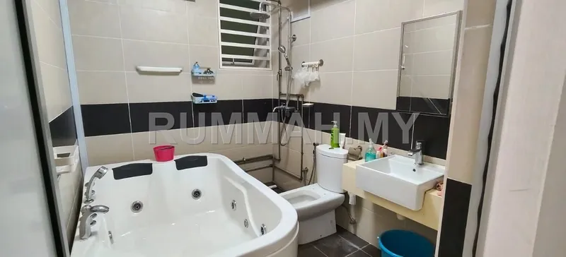 house in Permatang Damar Laut, Penang — photo 3