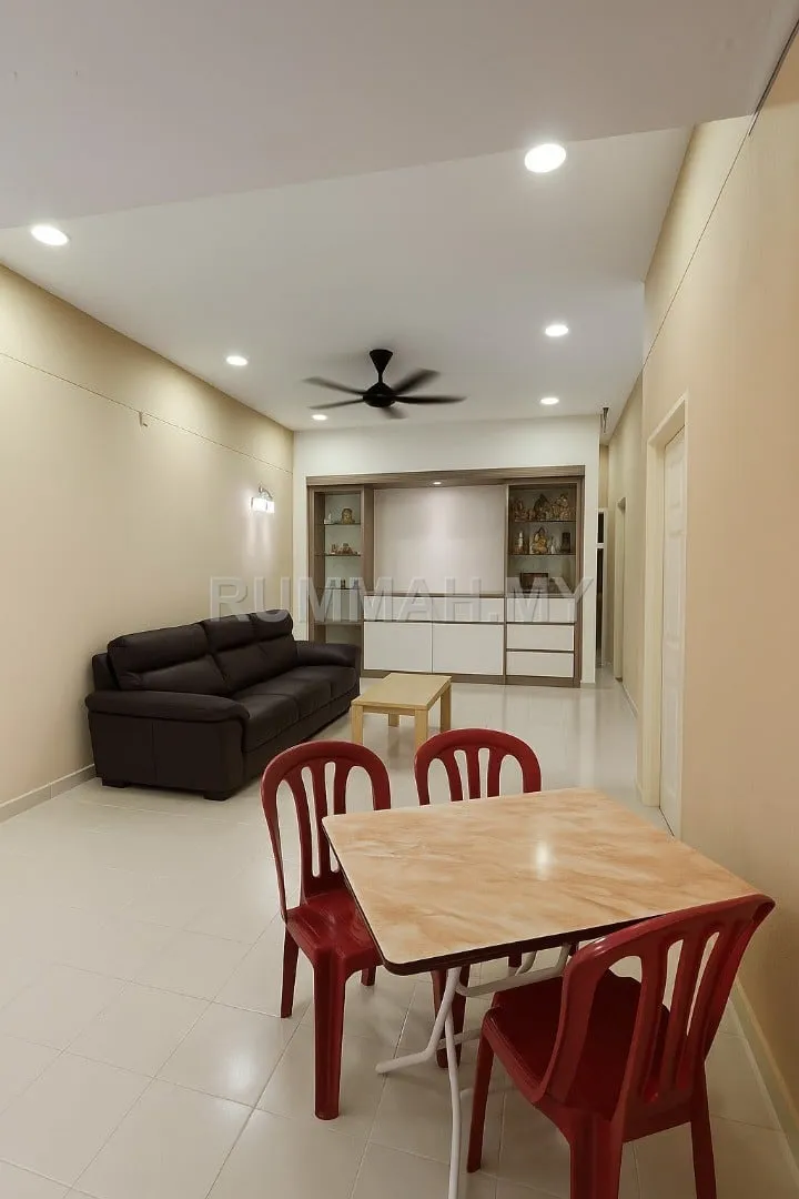 Semi-Detached House for Sale at Tingkat Mayang Pasir, Bayan Baru | Renovated