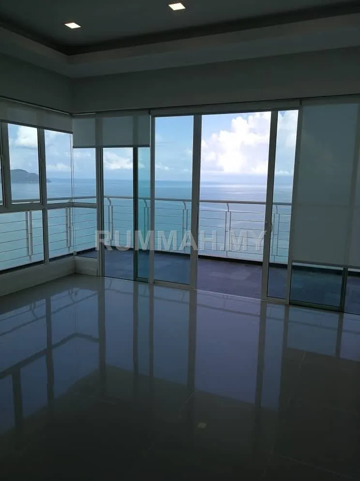 3-bedroom condo in Batu Ferringhi, Penang for sale — Bayu Ferringhi Condominiums @ Batu Ferringhi For Sale