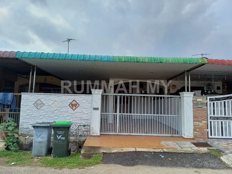 Rumah teres berdekat Lotus BPJ untuk dijual.