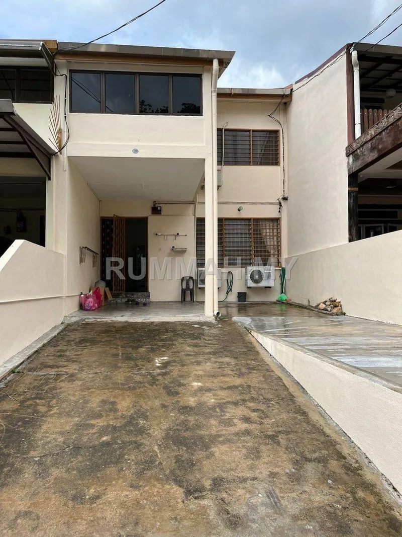 4-bedroom house in Jelutong, Penang for sale — Taman Greenview 2-Storey Terrace 1776sf Basic Renovated Greenlane 