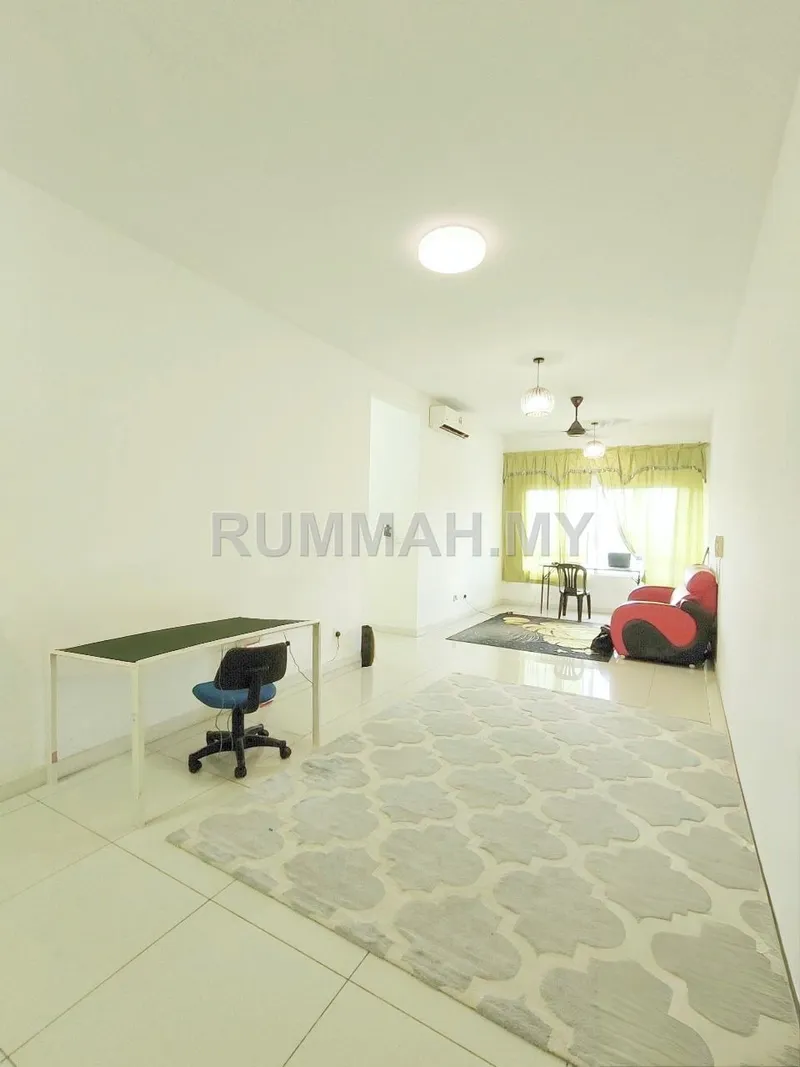 Semi furnished suitable for students and young couple