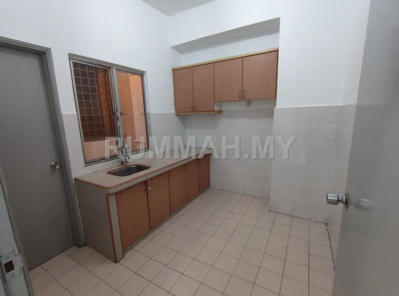 condo in Bandar Sunway, Selangor — photo 2