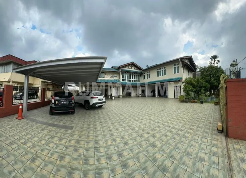 {JOHOR BAHRU} Stulang Laut Bungalow FOR SALE
