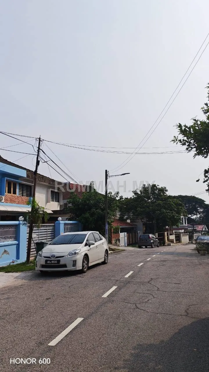 house in Gelugor, Penang — photo 2