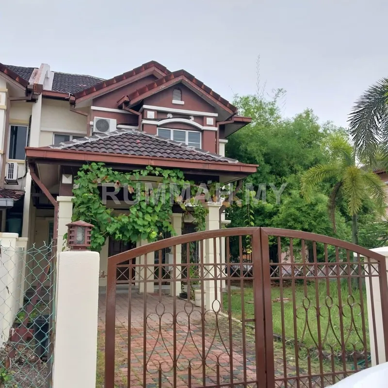 4-bedroom house in Putra Heights, Selangor for rent — Renovated Landed House with Private Garden in Putra Heights
