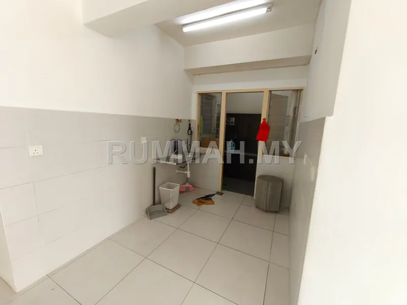 condo in Puchong, Selangor — photo 3