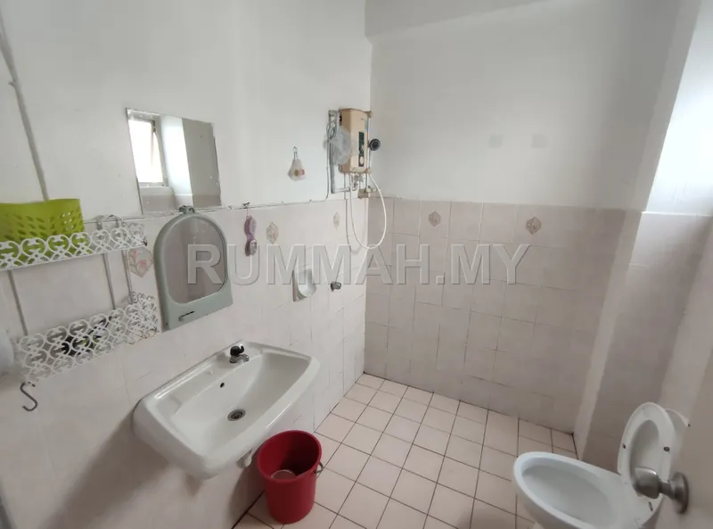 condo in Bandar Sunway, Selangor — photo 3