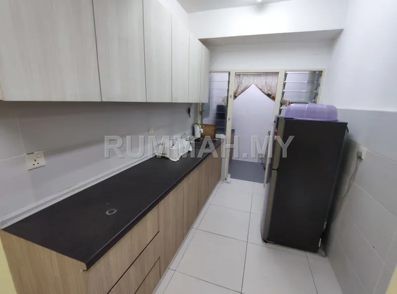 condo in Puchong, Selangor — photo 3