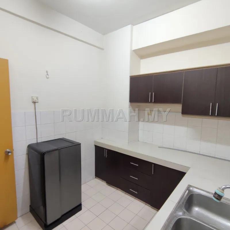 condo in Bandar Sunway, Selangor — photo 2