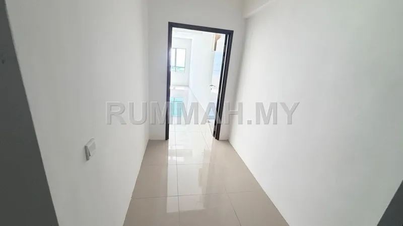 Foreshore Residence (Service Apartment) @ Georgetown For Sale