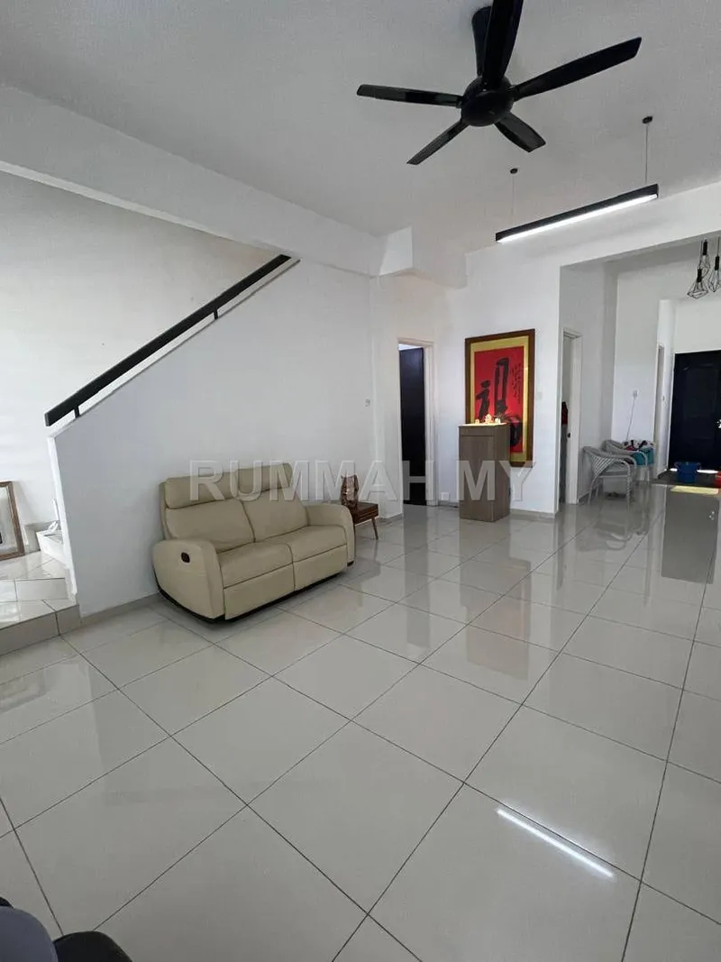 Vista Jambul Terrace three storey, gated guarded