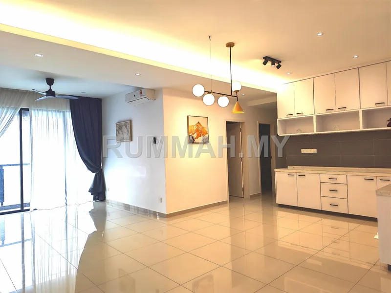 Golden Triangle 2 – High Floor Corner Fully Renovated Unit For Sale